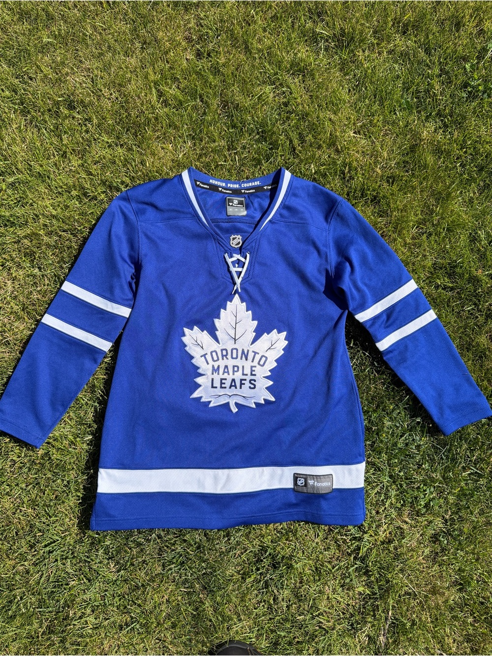 Fanatics Toronto Maple Leafs NHL Jersey
Size M ( Womens )